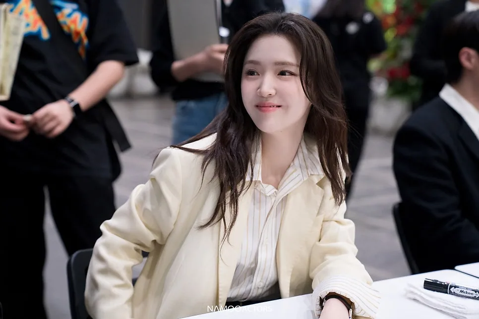 Kim Ji-eun 사진 8장 중 5번째