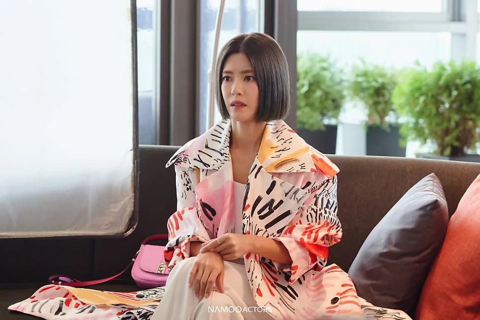Lee Yoon-ji, photo 3 of 8