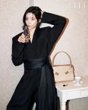 Park Ji-hyunのポスターまたは誌面 6