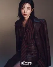 Park Ji-hyunのポスターまたは誌面 7